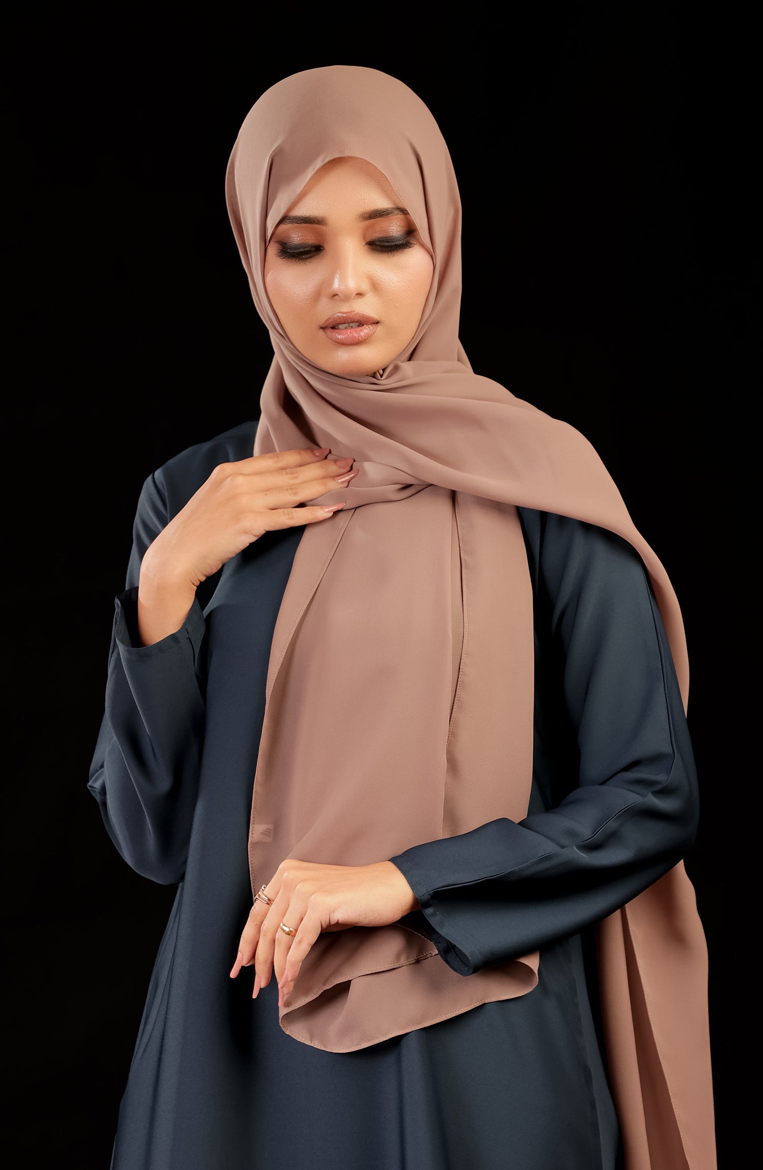 Zinc Front Closed Abaya